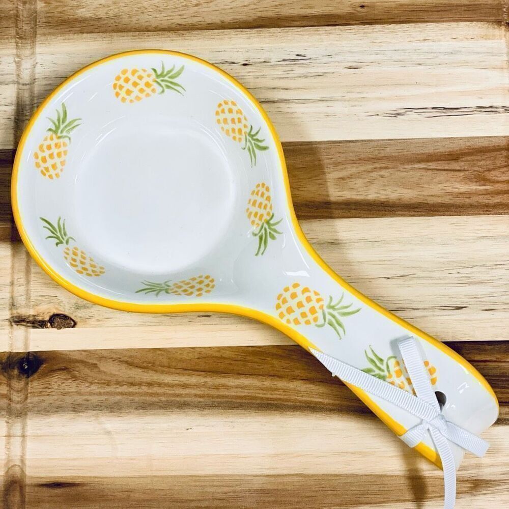 NWT Gorgeous Terramoto Ceramic Glossy Yellow & White Pineapples Spoon Rest Rest